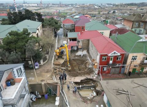 Kollektorun üzərində tikilən ev söküldü, xəttin bərpası işlərinə başlanıldı – VİDEO
