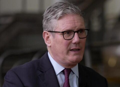 Britaniya Baş naziri Trampın təzyiqlərinə boyun əyməyəcək