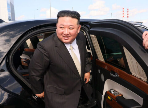 Bu ölkənin prezidenti Kim Çendən üzr istədi