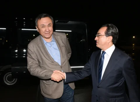 Kubanıçbek Ömüralıyev Azərbaycana gəldi