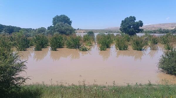 Kür çayı bu rayonda bəndi uçurdu