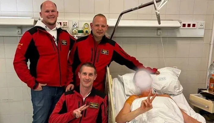 Macarıstanda cərrah küçənin ortasında ürək əməliyyatı etdi