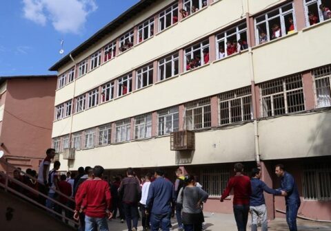 TƏCİLİ! Türkiyədə daha bir məktəbə HÜCUM edildi – FOTO – VİDEO