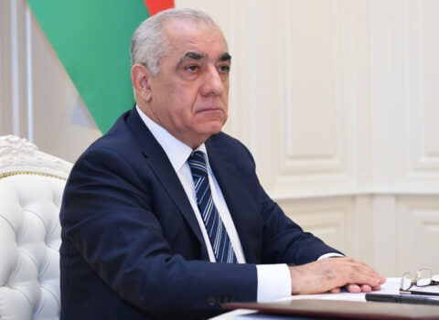 Baş nazir QƏRAR İMZALADI