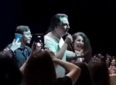 Çelik Bakıdakı konsertində tamaşaçılara hörmətsizlik etdi – VİDEO