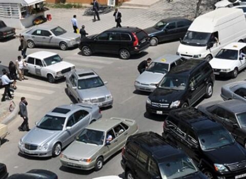 Bakıda qanunsuz parklanma yeri nəzarətə götürüldü – Video