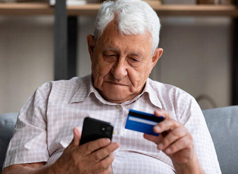 Pensiyasını azaltmışdılar, məhkəməyə verdi – 15 min manat da əlavə alacaq – FOTO