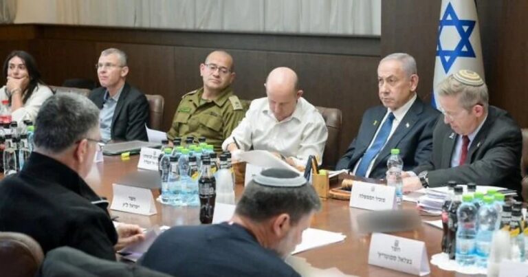 Netanyahu kabineti toplayır: Gündəm Livanla atəşkəsdir