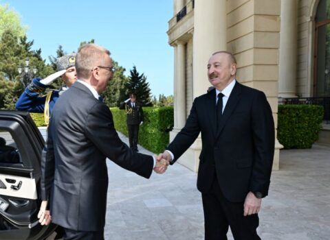 Latviya prezidentinin rəsmi qarşılanma mərasimi oldu