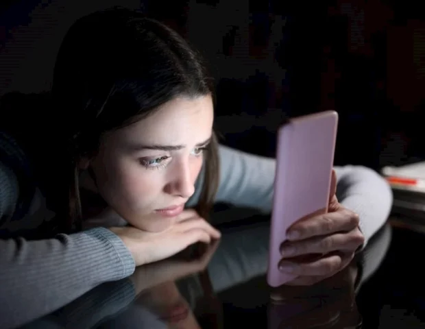 “Nömrəmi tanımadığım qadına vermişdi”