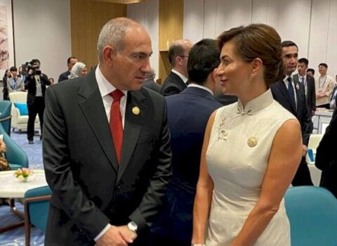 Axı boşanmışdılar? – Anna Akopyan Gümrüyə Nikol Paşinyanla birlikdə gəldi