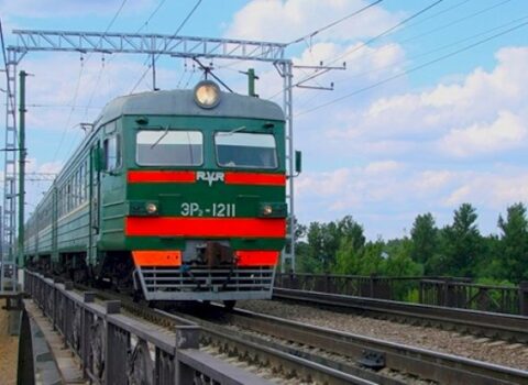 “Prius” qatarla toqquşdu