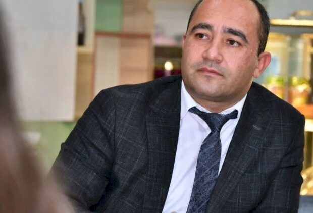 Naxçıvanda ŞOK! Evli qadının evinə girən deputat pəncərədən qaçıb