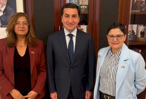 Hikmət Hacıyev Kolumbiya XİN rəhbərinin müavini ilə görüşdü