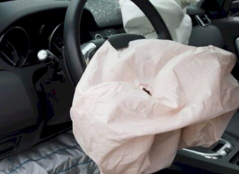 Bu avtomobillər işıq və səs siqnallarından istifadə edə biləcək