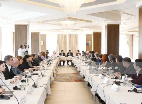 Azərbaycanda ermənilərlə görüş keçirilir