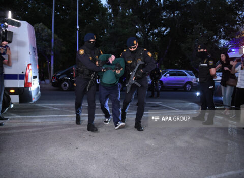 Rusiya vətəndaşlarından ibarət dəstə məhkəmə qarşısında