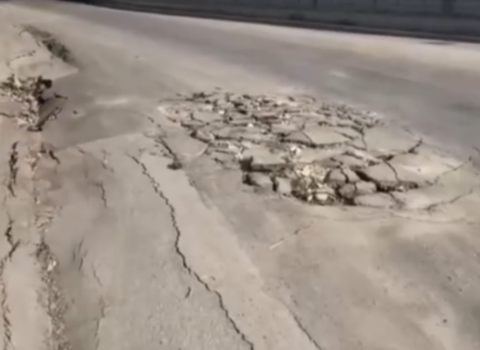 ️Sabunçu körpüsündə yol çökdü – VİDEO