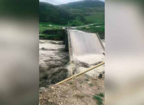 Siyəzəndə körpü uçdu – VİDEO