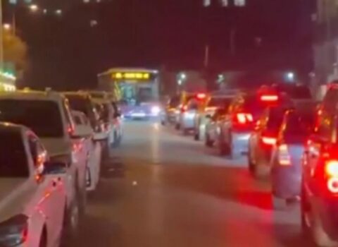 Süni sıxlıq yaradan avtomobillər: İctimai nəqliyyatın yolu niyə kəsilir? – VİDEO
