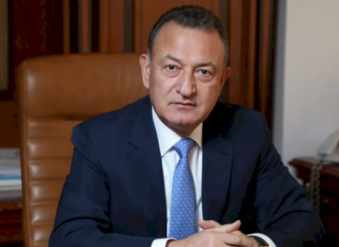 Azərbaycanda məşhur iş adamı dəniz kənarındakı villasına mebel alıb pulunu ödəməyib? – İDDİA