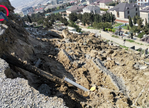 Badamdarda qəbiristanlığa düşən yolda sürüşmə – FOTO