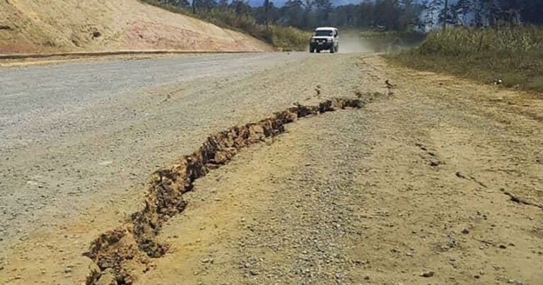 Bakıda bir ərazidə sürüşmə təhlükəsi artıb – VİDEO