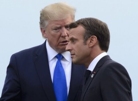 Tramp Makronla məzələndi – Fransa lideri “ədəbsiz” dedi