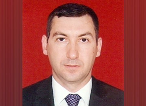 Prezidentin yüksək rütbə verdiyi Əməşov kimdir?