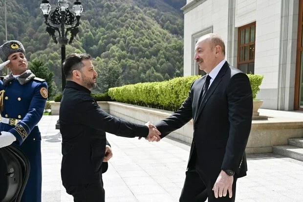 Zelenski Qəbələdə: Əliyevlə təkbətək görüş keçirilir