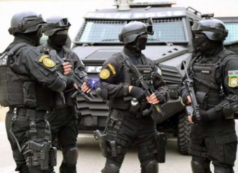 Polis əməliyyat keçirdi – 200 nəfər saxlanıldı