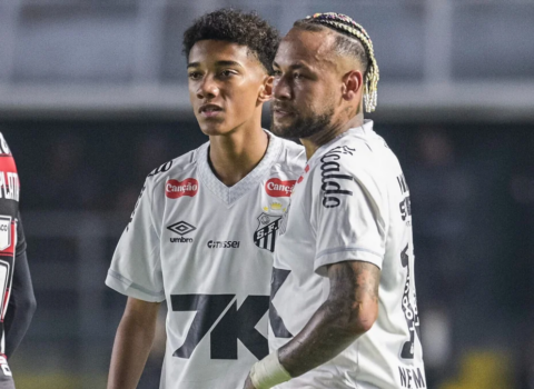 Neymar Robinyonun oğlunu vurdu