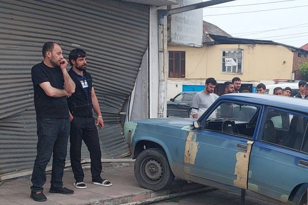 Avtomobil obyektə çırpıldı – Sürücü öldü – FOTO