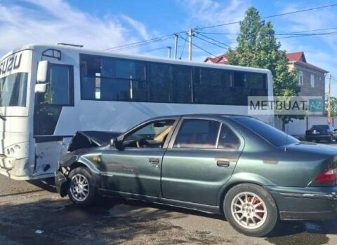 Lənkəranda sərnişin avtobusu minik avtomobillə toqquşdu – FOTO