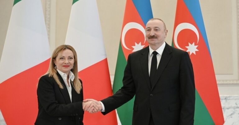İlham Əliyevin Ciorcia Meloni ilə təkbətək görüşü keçirilir