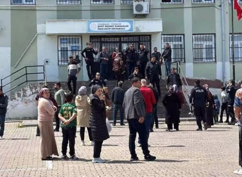TƏCİLİ: Türkiyədə daha bir məktəbə silahlı hücum