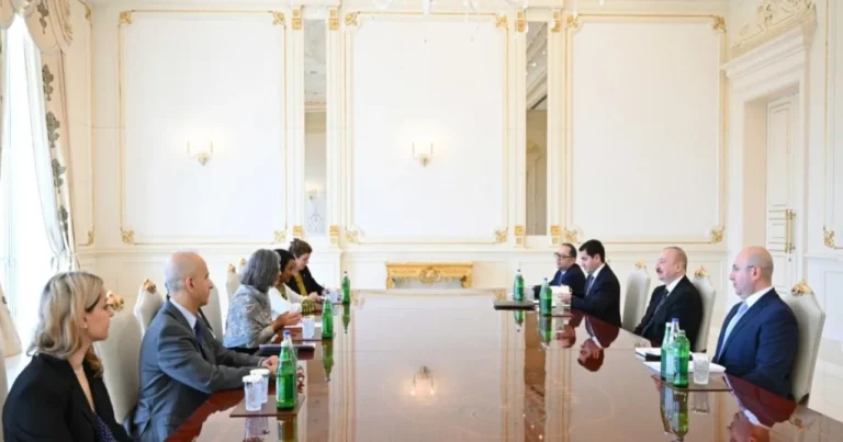 Prezident Anaklaudia Rossbaxı qəbul etdi