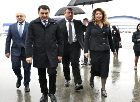 Bolqarıstan Prezidenti Azərbaycana səfərə gəldi – FOTO
