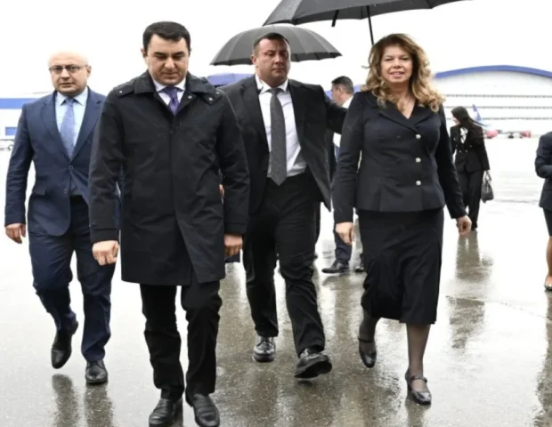 Bolqarıstan Prezidenti Azərbaycana səfərə gəldi – FOTO