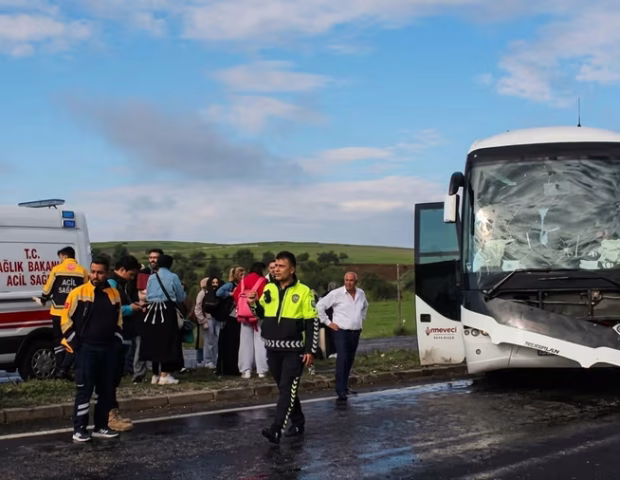 DƏHŞƏTLİ avtobus qəzası – Xəsarət alanlar var
