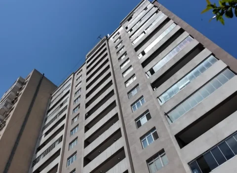 “Kupça”sız qalan sakinlərin fəryadı: “Nə uşaqları qeydiyyata sala bilirik, nə də kredit götürə” – VİDEO