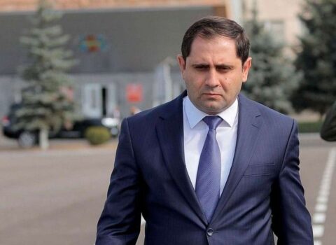 Baş nazirliyə namizədin ailəsinin altı üzvü fəraridir – Papikyan