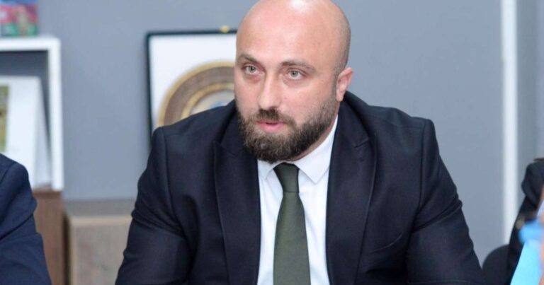Vado Korovinin qızını “Space”dən uzaqlaşdırdı Vado Korovinin qızını “Space”dən uzaqlaşdırdı