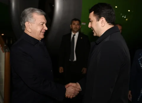 Şavkat Mirziyoyev Azərbaycana səfərə gəlib