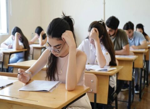 Bu gün iyirmi doqquz mindən çox şagird imtahan verəcək