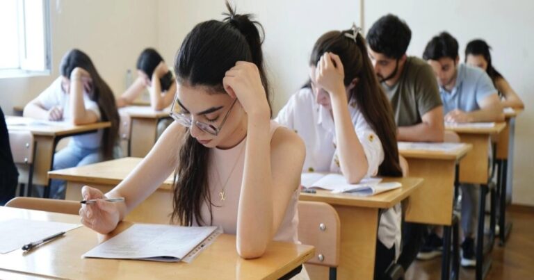 Bu gün iyirmi doqquz mindən çox şagird imtahan verəcək