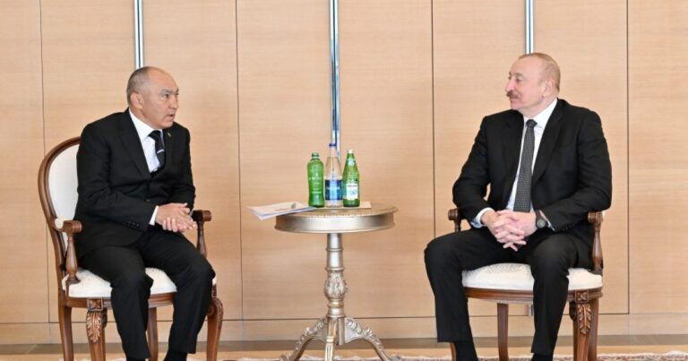 İlham Əliyev Deryageldi Orazovu qəbul etdi
