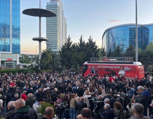Kılıçdaroğlu CHP mərkəzi qərargahının boşaldılmasını tələb edib