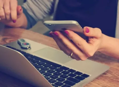 Smartfonun dinlənildiyini necə anlamaq olar?