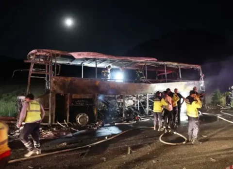 Sərnişin avtobusu yandı – 9 nəfər öldü